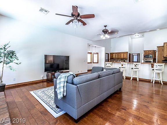 2nd image of 7800 W La Madre Way