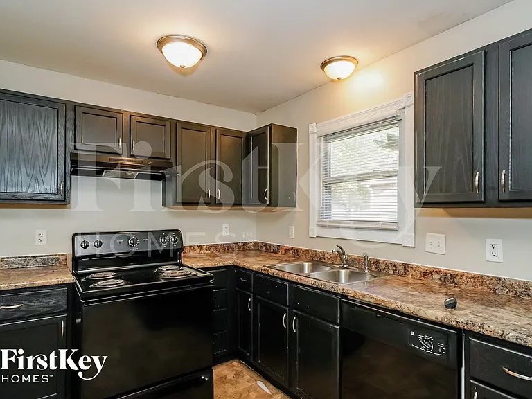 6440 W 15th St — Photo 6