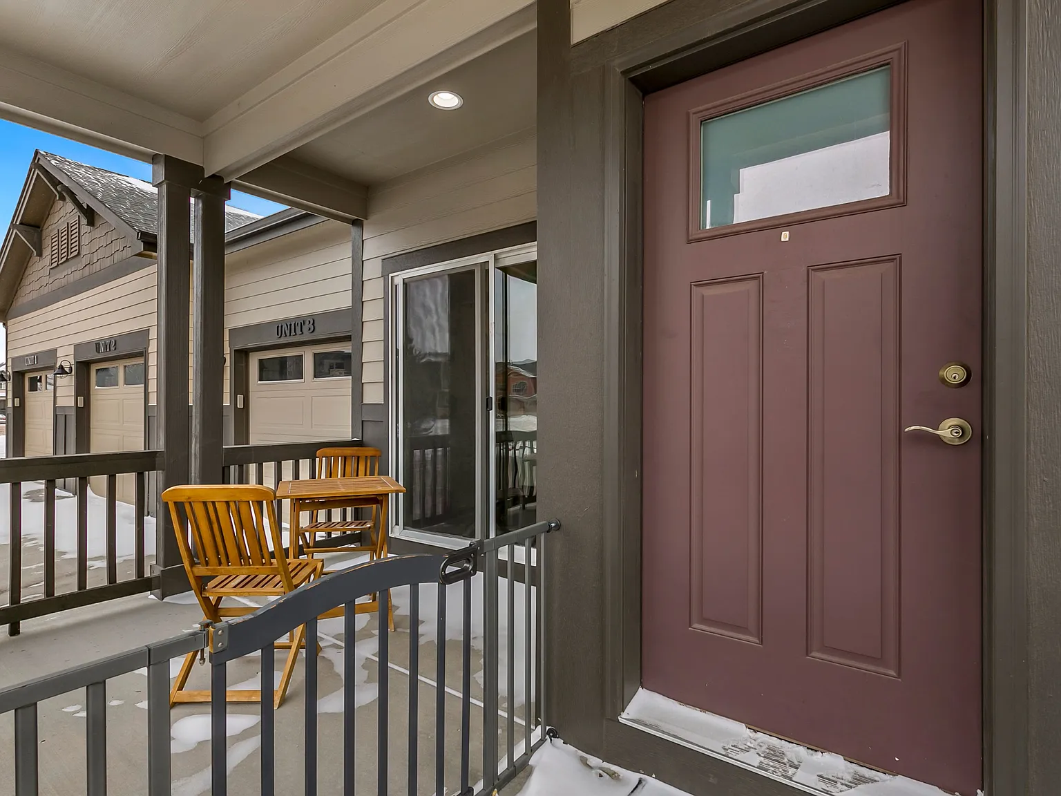 2 bed, 2.5 bath, 1731 sqft, $2,050 — Photo 2