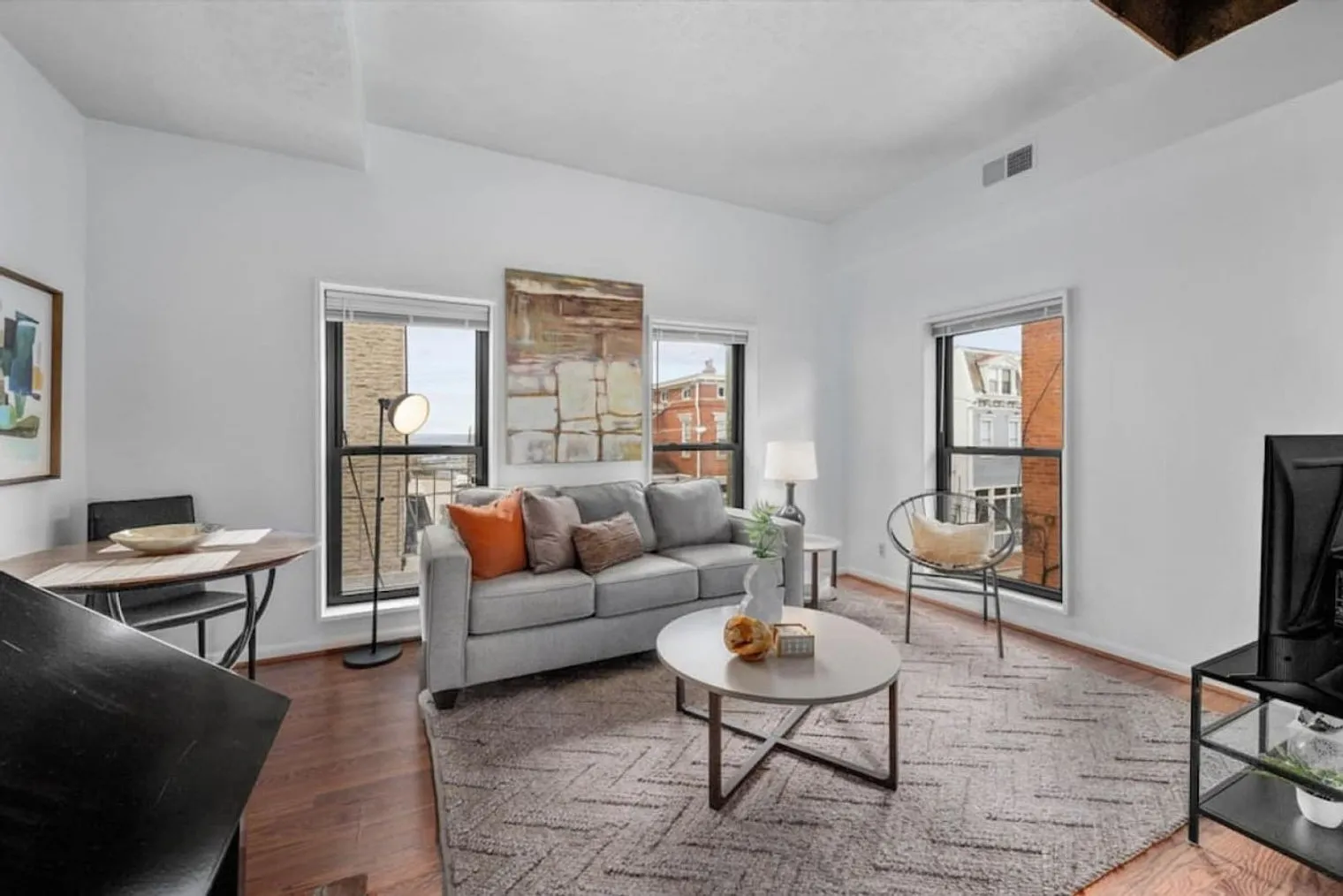 1 bed, 1.0 bath, $1,790 — Photo 1