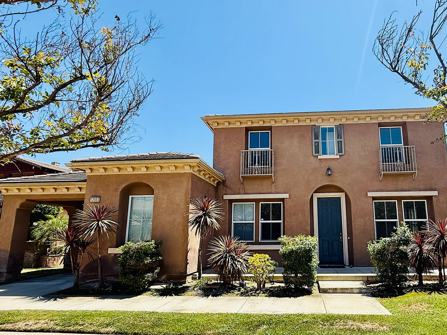 5 bed, 3479 sqft, $4,600 — Photo 1