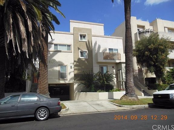 2nd image of 4947 Rosewood Ave #B