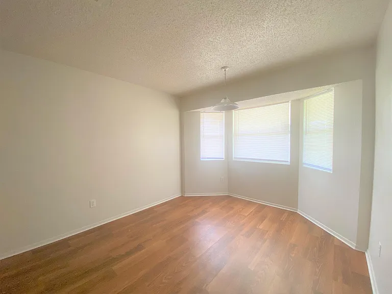 4610 Stallion Dr — Photo 7