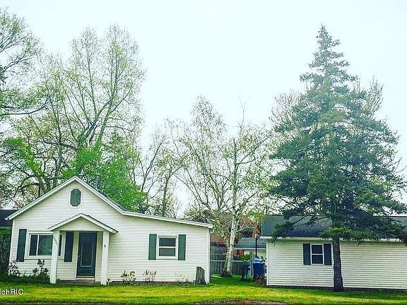 2nd image of 2024 Forest Dr