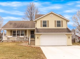 5410 Chestnut Ln, Mc Farland, WI 53558