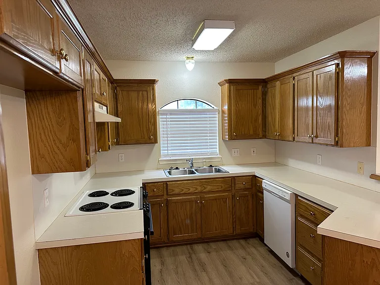6219 Summerhill Pl — Photo 7