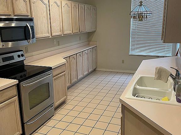 5th image of 522 Via Verona Dr #101
