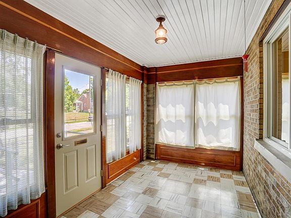 3rd image of 419 Home Ave