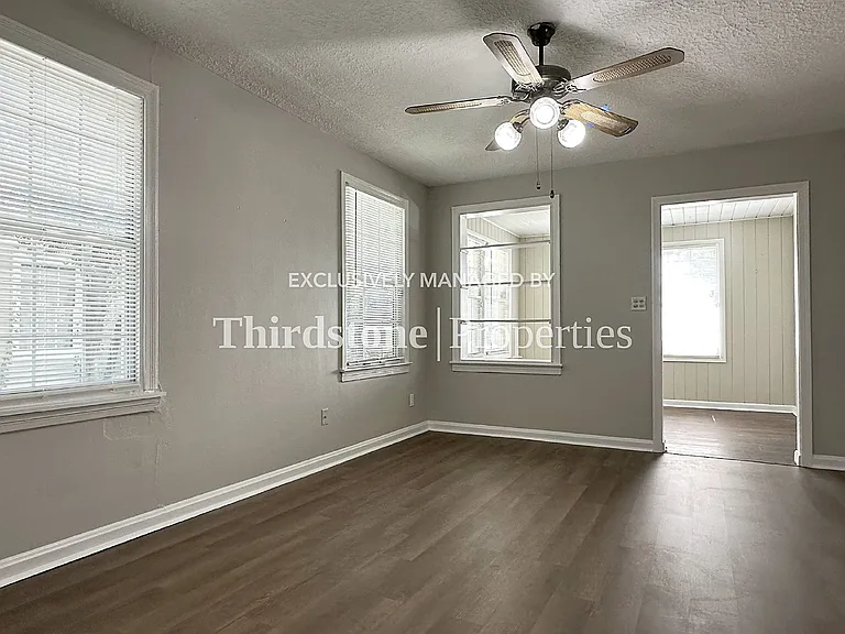 2406 Lamee Ave — Photo 10