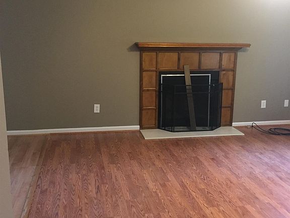 4th image of 915 Merritt Lewis Ln
