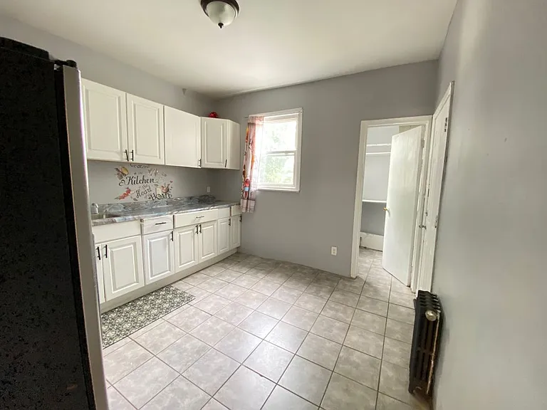 56 Newton Pl #1 — Photo 5
