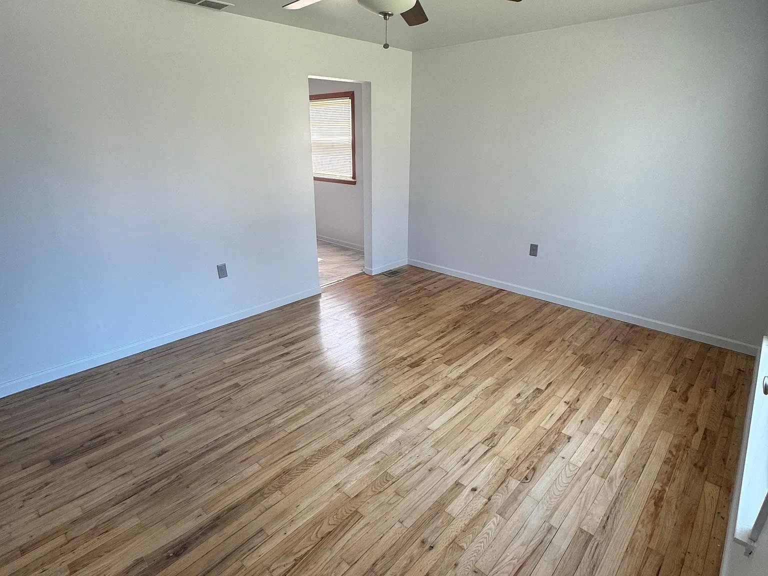2 bed, 700 sqft, $1,250 — Photo 3