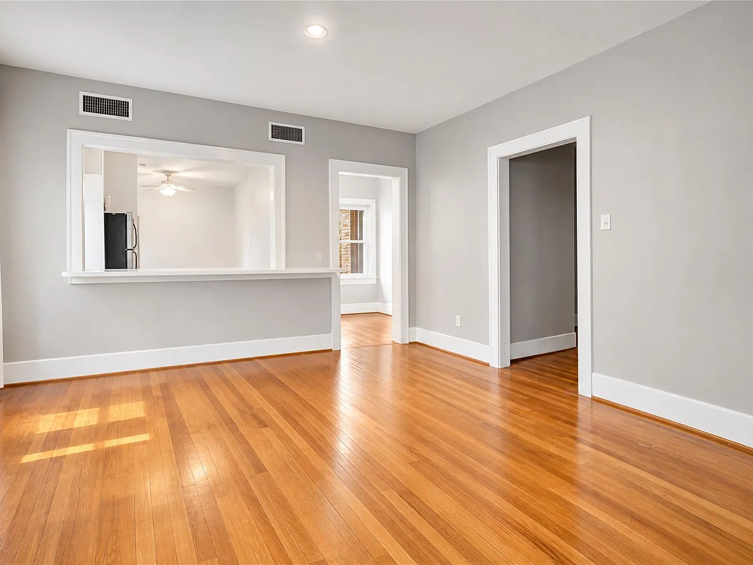 2 bed, 1.0 bath, 1640 sqft, $1,795 — Photo 4