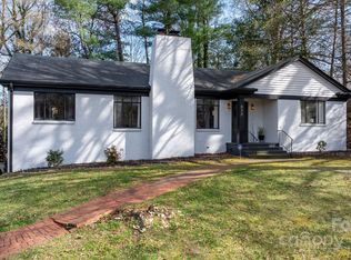 632 4th Street Dr NW, Hickory, NC 28601