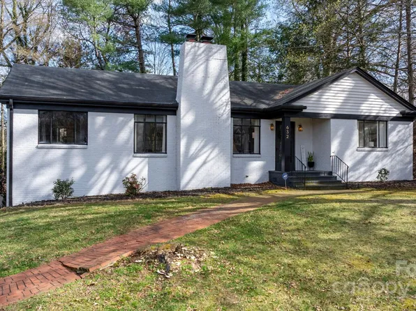 632 4th Street Dr NW, Hickory, NC 28601