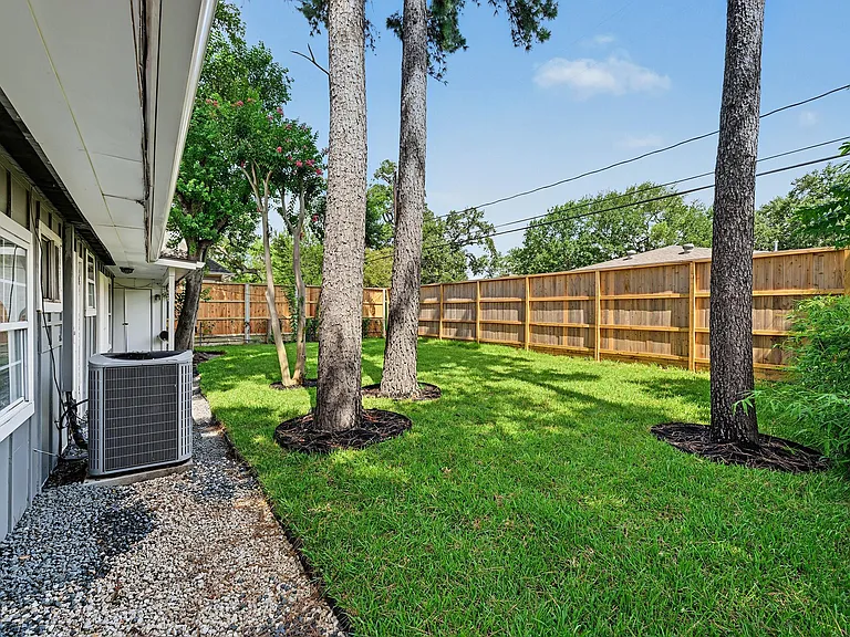 5202 Nina Lee Ln — Photo 17