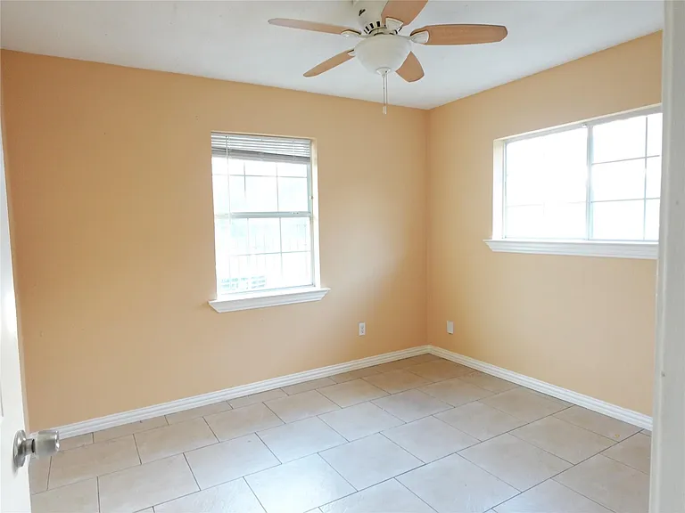 4721 Denmark St — Photo 5