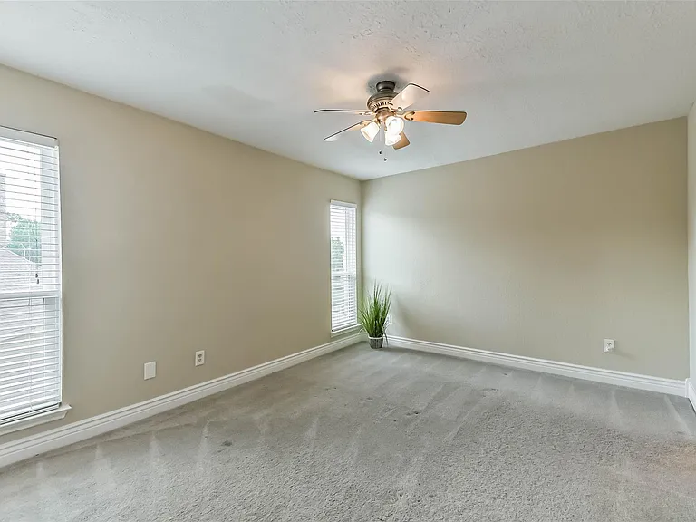 3911 Cherry Forest Dr — Photo 20