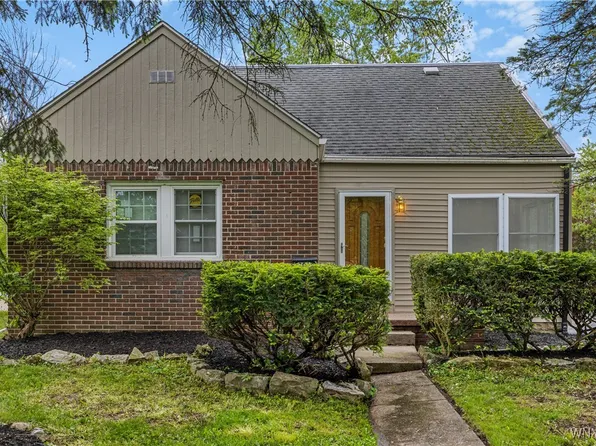 303 Ivyhurst Rd N, Amherst, NY 14226