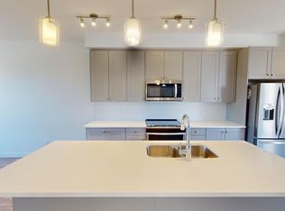 136 Evanscrest Mnr NW, Calgary, AB T3R 1V5