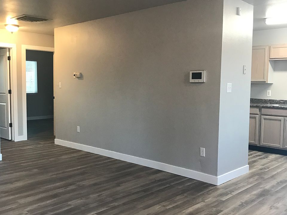 2nd image of 2911 Acero Ave