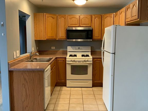 3rd image of 1370 Rock Run Dr Unit 16