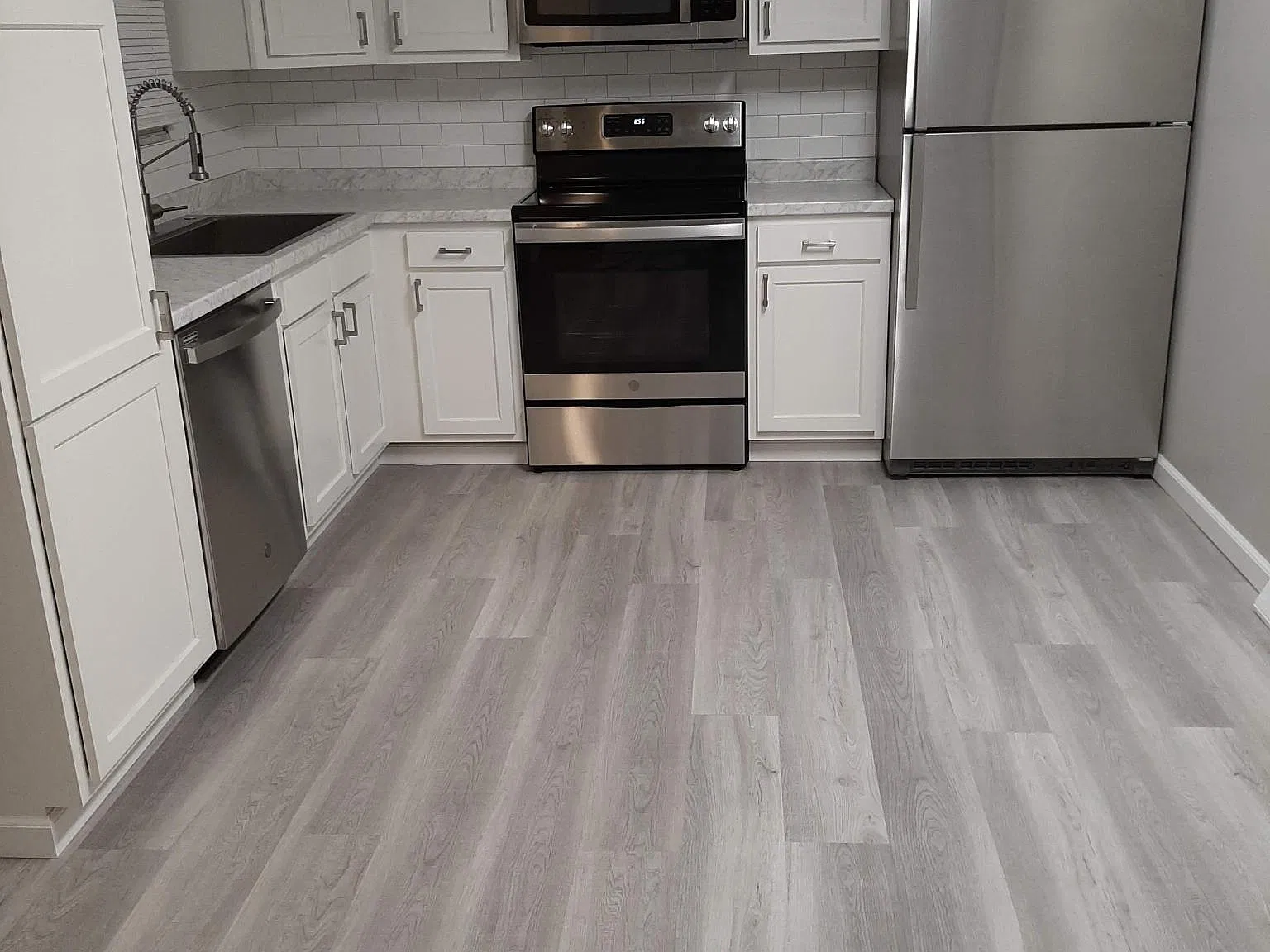 3 bed, 3600 sqft, $3,200 — Photo 2