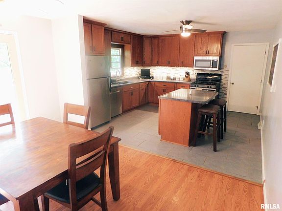 5th image of 2602 W Fountaindale Dr