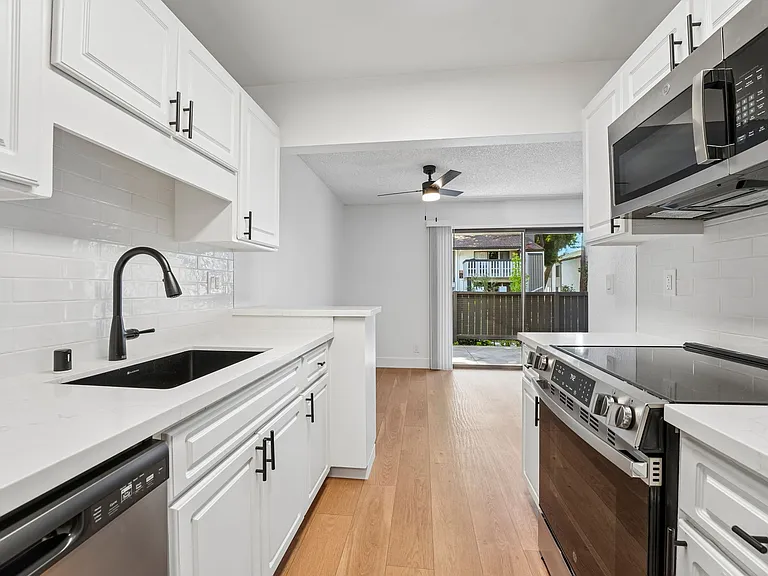 Summerwood Apartments — Photo 73