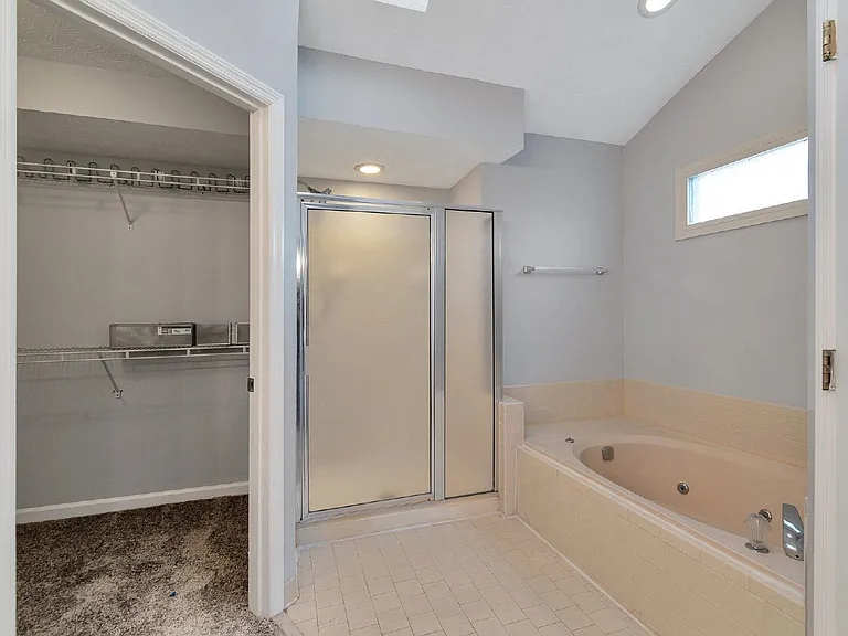 4641 Hampton Chase NE — Photo 13