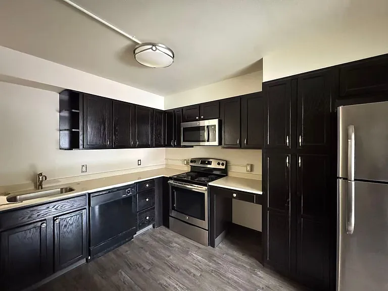 Park Place Apartments — Photo 10