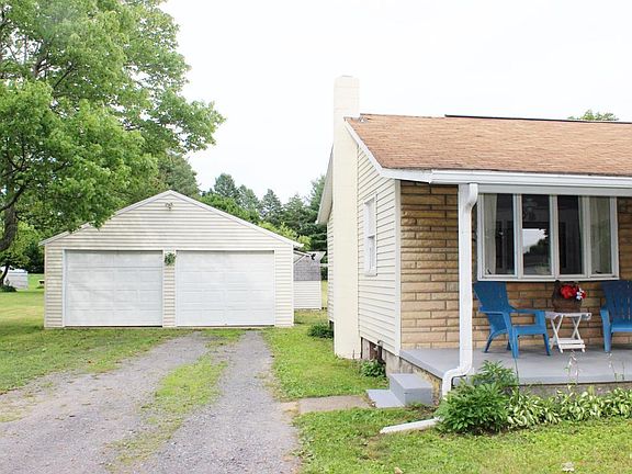 2nd image of 711 Mary St