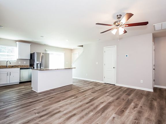 5th image of 841 Joselynn Dr
