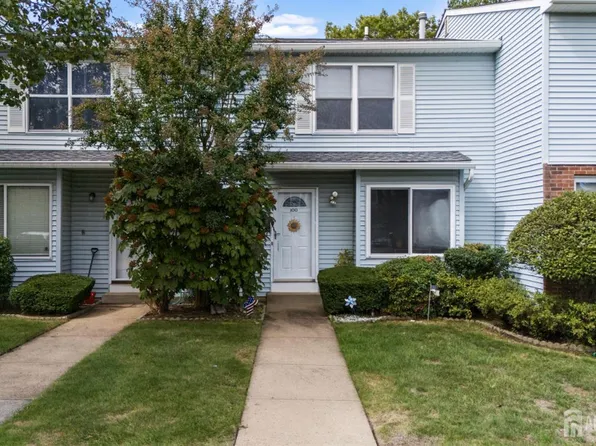 100 Brookview Cir, Jamesburg, NJ 08831