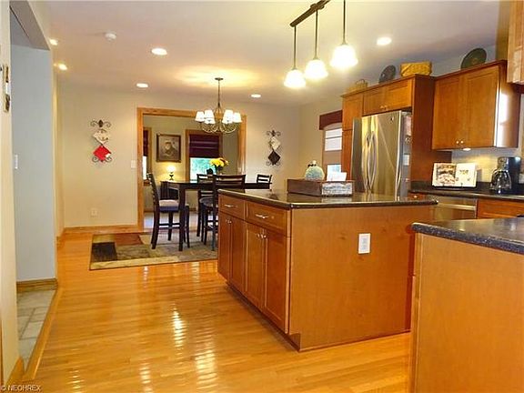 3rd image of 38881 Harmondale Dr
