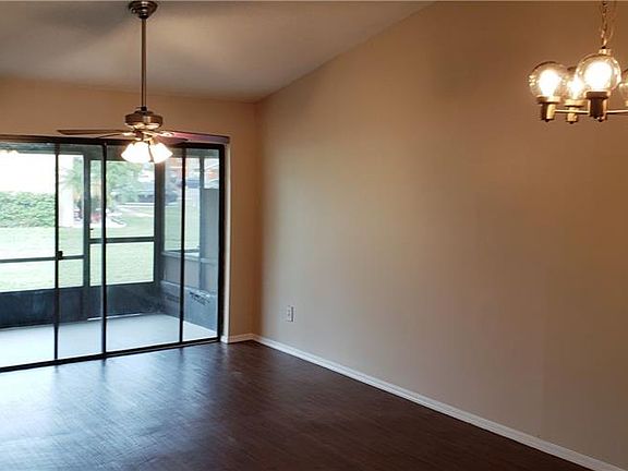 4th image of 20 Silver Park Cir