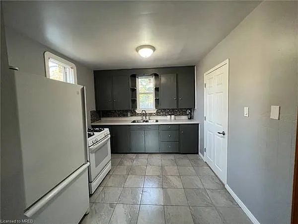 115 Highland Rd W — Photo 7