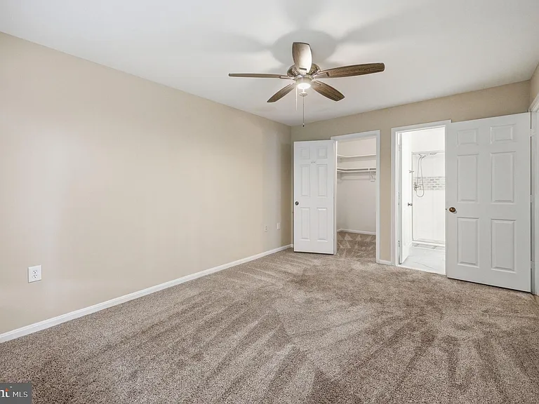 8909 Sugarwood Ln #8909 — Photo 14