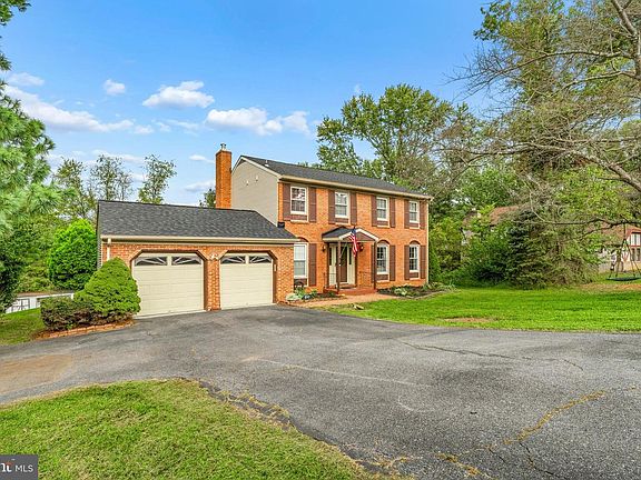 3rd image of 7312 Countryside Cir
