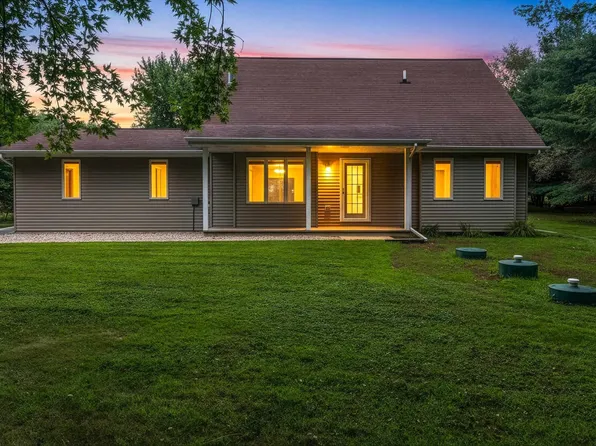 7364 Jensen Rd, Oshkosh, WI 54904