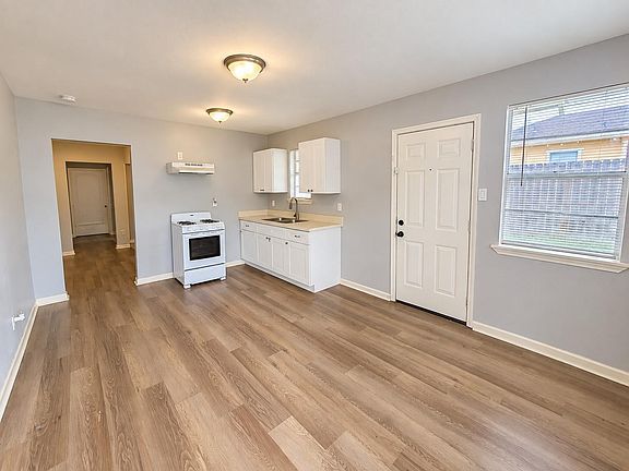 2nd image of 4315 Chapman St #1/2