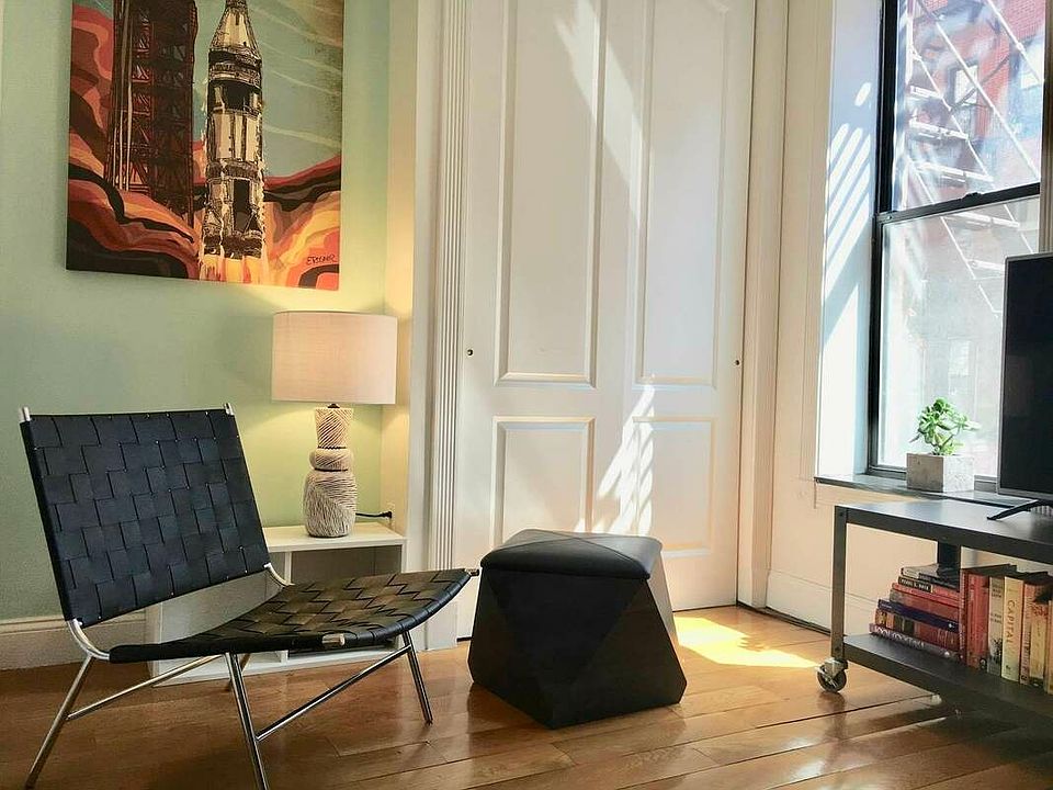 1st image of 245 Mulberry St APT 8