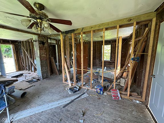 5th image of 2807 Halford St