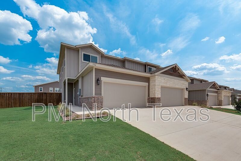 1st image of 736 Blackland Dr