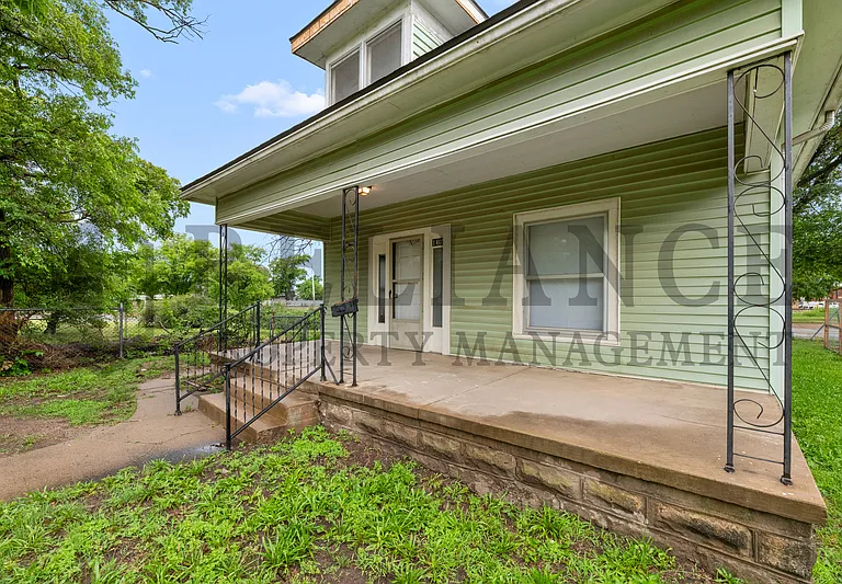 1405 S Ida St — Photo 5