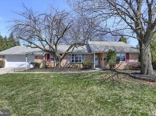 523 W Elmwood Ave, Mechanicsburg, PA