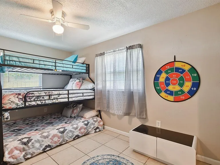 4818 Holiday Dr — Photo 11