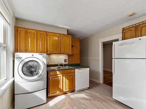 5th image of 9 Reynolds St #2