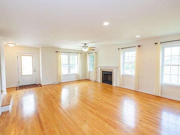 4th image of 501 Northwynd Cir