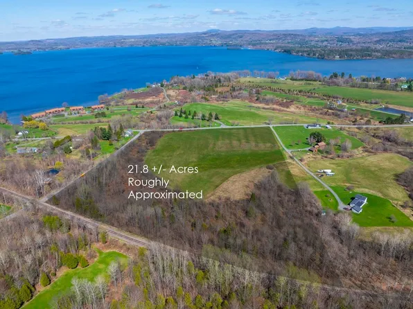 3003 Lake Road, Newport Town, VT 05857